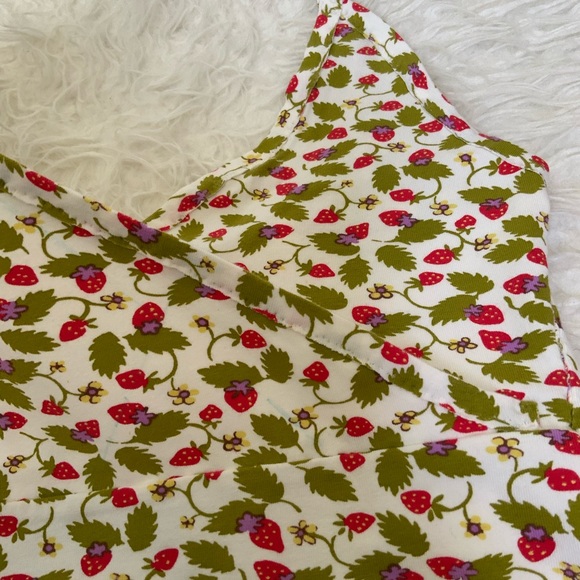 Brandy Melville strawberry amara top - Picture 5 of 8